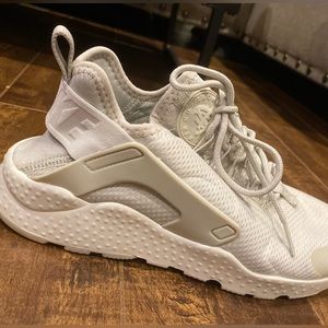 Nike Air Huarache Women’s Shoes